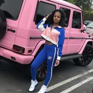 Meet your Posher, Lavishly